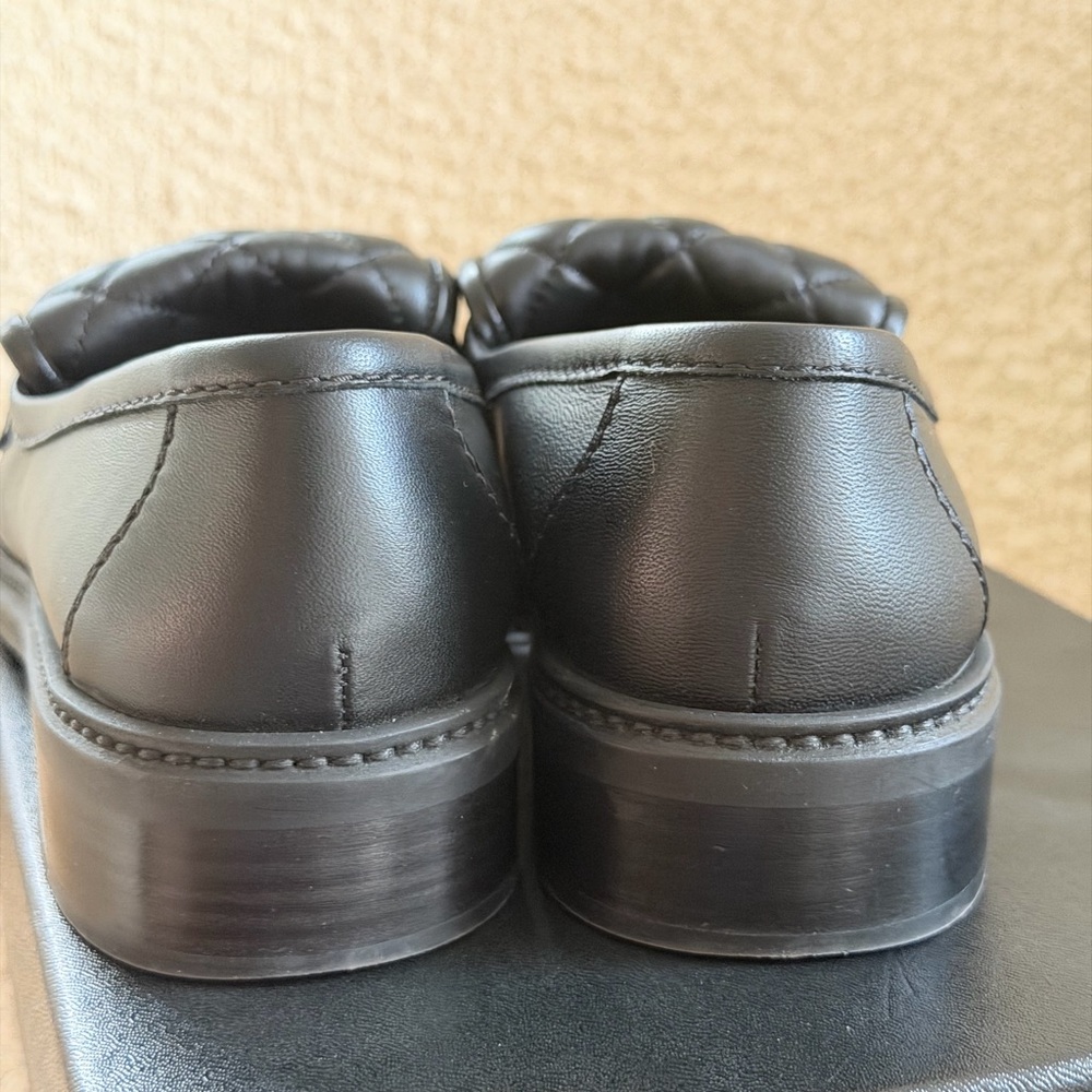 Chanel Classic Turnlock Loafers Flats Moccasins Black Lambskin Leather sz 38.5 - Picture 4 of 8